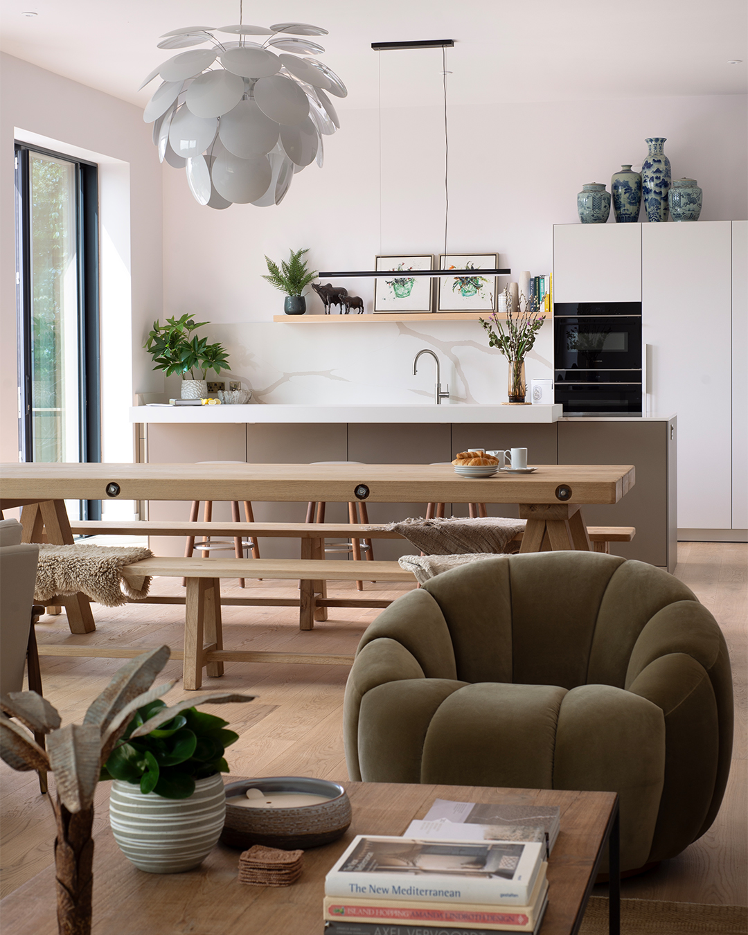 mid-century modern open plan kitchen 2